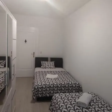 R&r,3 In The Center Šibenik