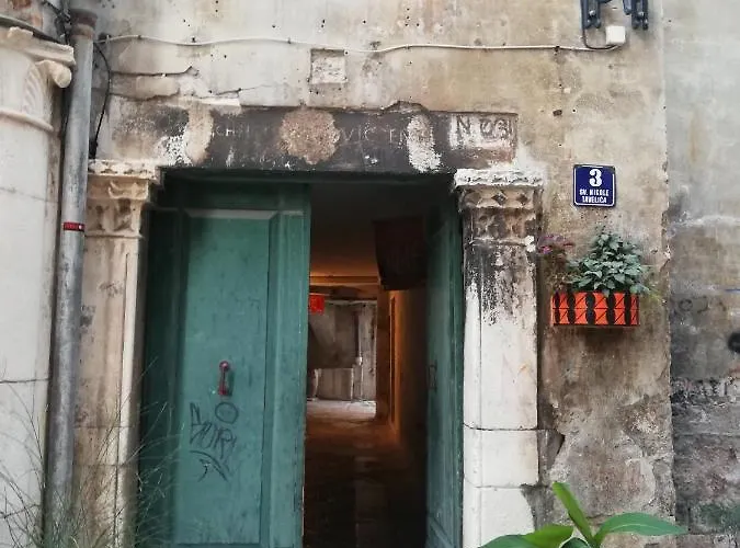 R&r,3 In The Center Szybenik