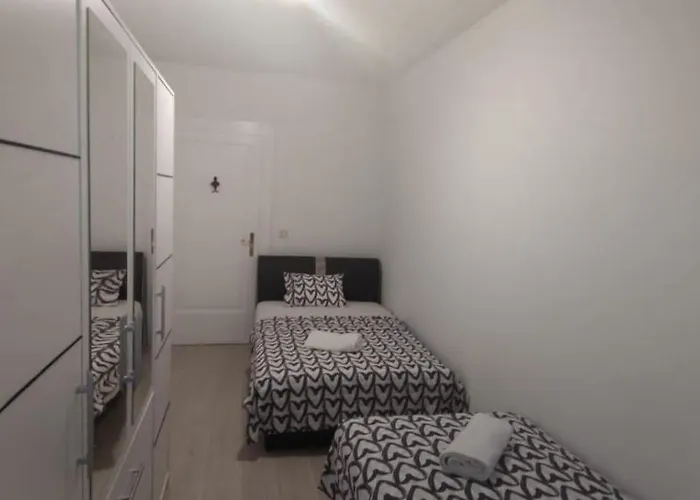 R&r,3 In The Center Szybenik