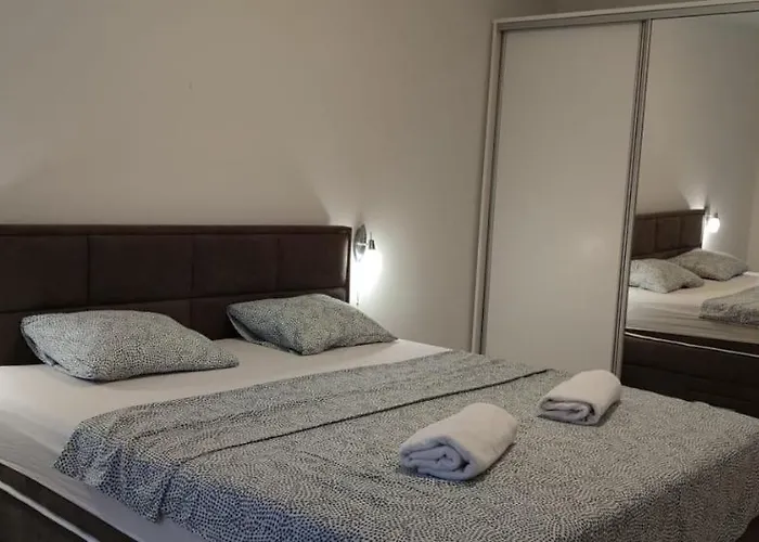 R&r,3 In The Center Apartament Szybenik